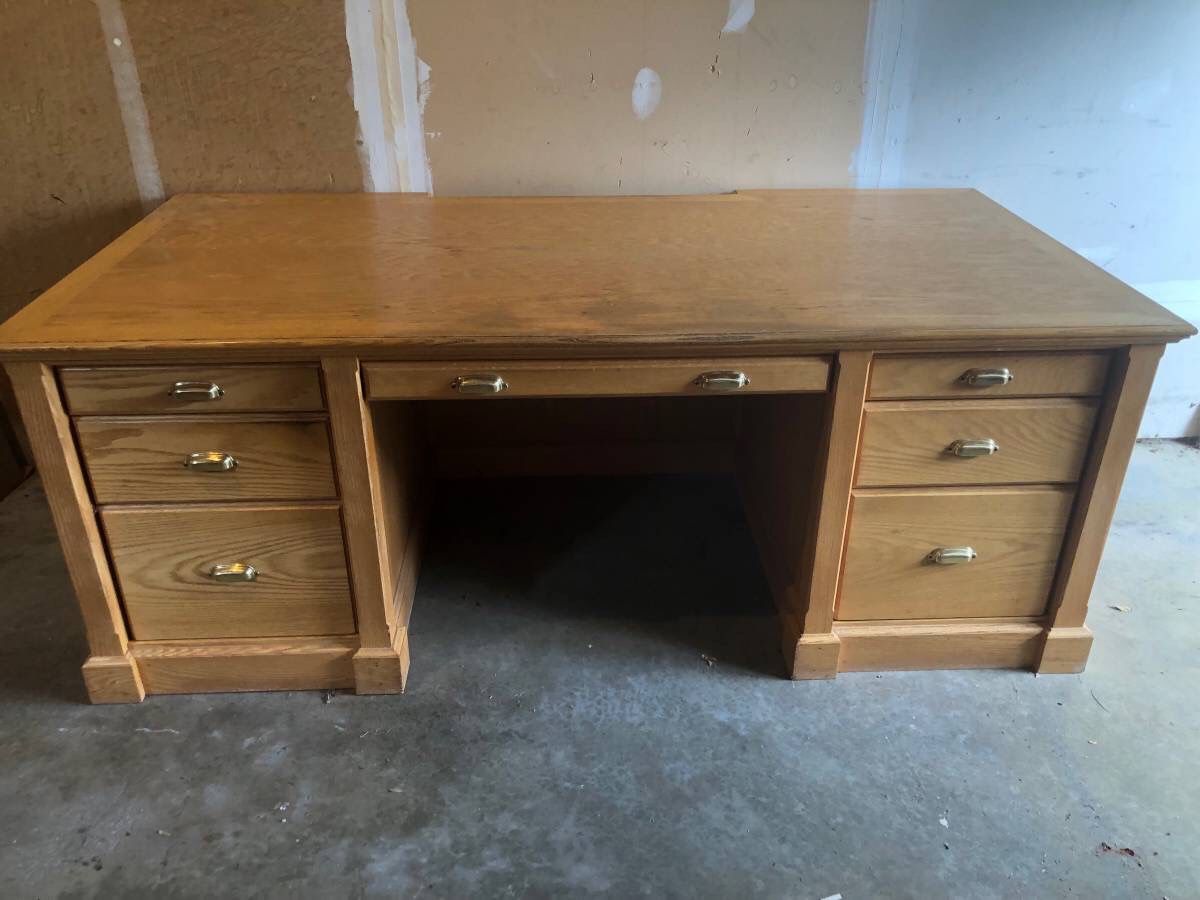 Executive desk By Paul Zenaty