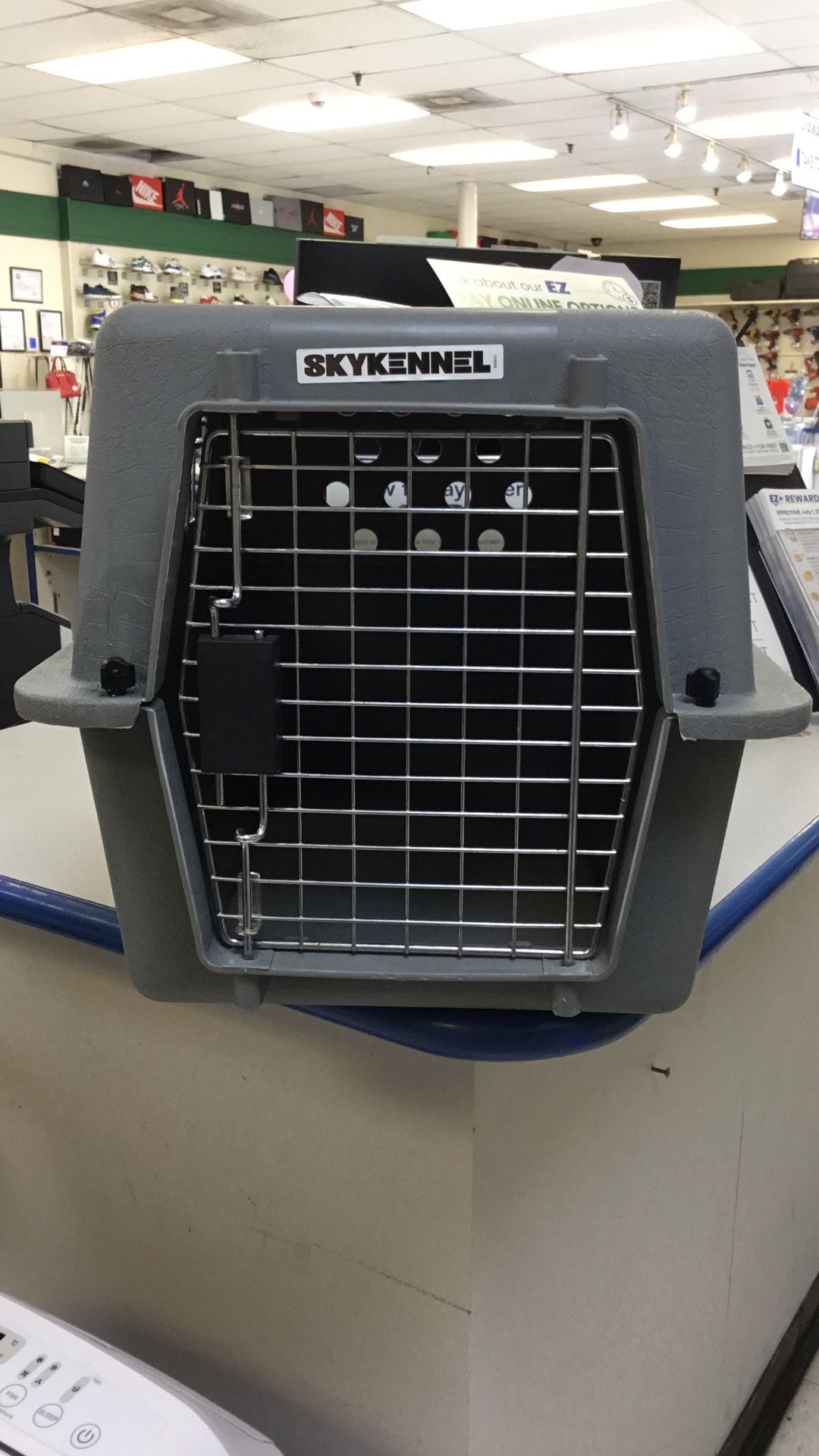 $25. Skykennel Pet Carrier.