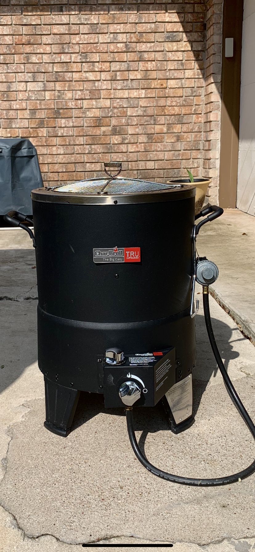 The Big Easy infared charbroil oilless- fryer