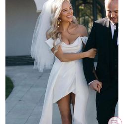 New, In Packaging Ivory Wedding Dress. Size 14 Or 16