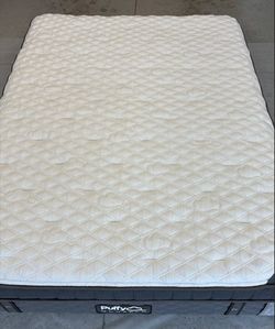 Puffy Monarch Mattress, King, Like New, Perfect Condition