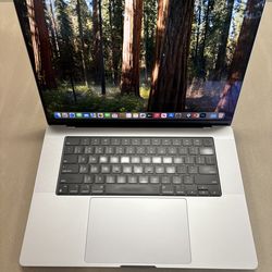 2021 MACBOOK PRO 16 INCH 32GB M1 PRO 1TB SSD BATTERY COUNT 194 FOR MUSIC & VIDEO EDITING SOFTWARES