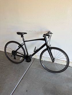 Specialized Sirrus 1.0 hybrid bike