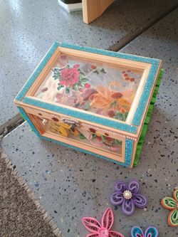 Clear jewelry box $15