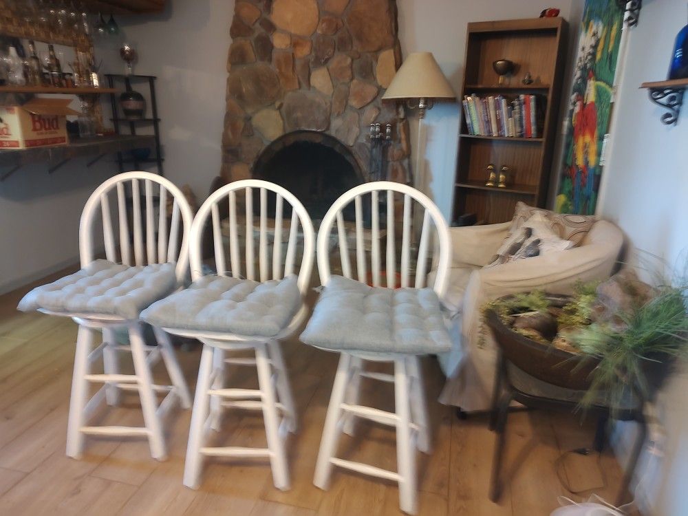 3 Bar Stools 