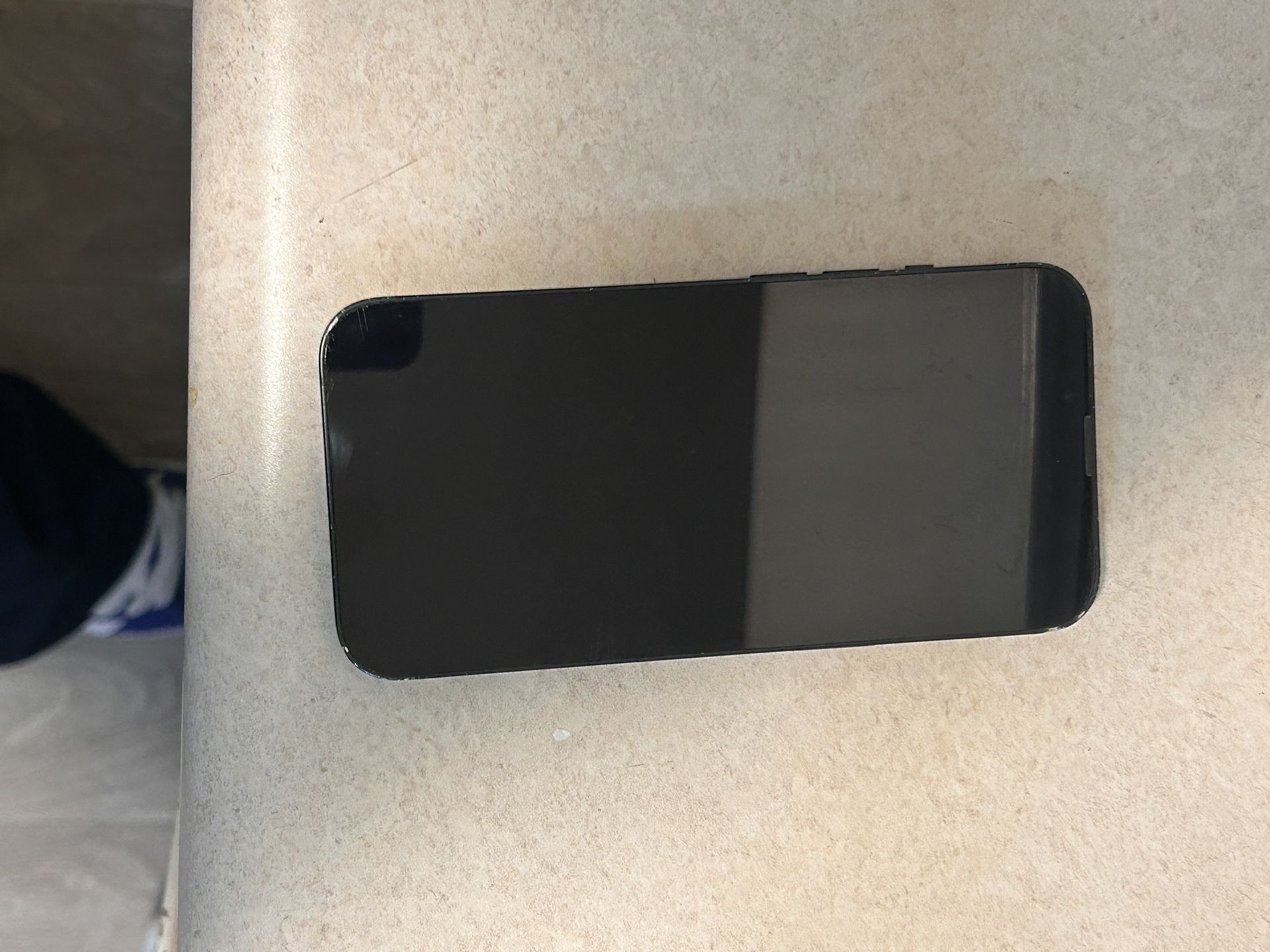 iphone 13 Midnight blue