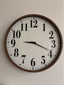 Round Wall Clock