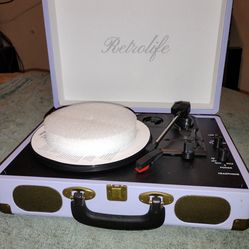Retrolife Vinyl Record Player/BT Suitcase