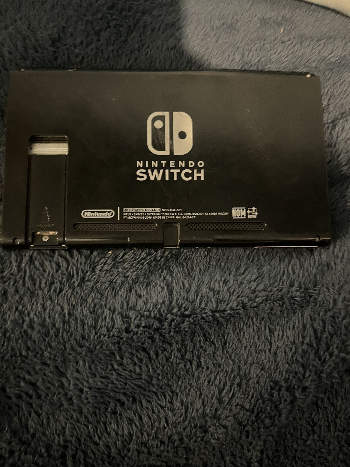 Nintendo Switch With No Joycons . Includes Mario Kart 8 Deluxe OnDisc