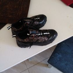 Burberrys Size 9 Alright Condition One Scuff On The Left Foot