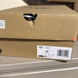 Women Uggs Tasman size 7