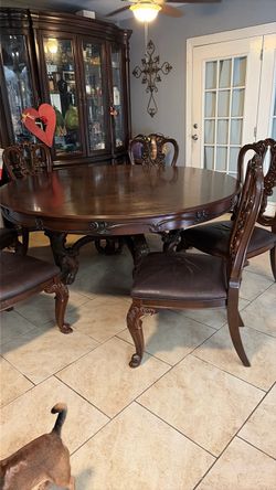 Dinning room table