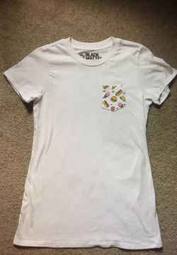 White tee