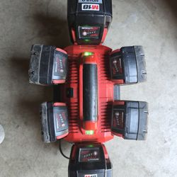 Cargador Milwaukee Para 6 Baterias (Baterias No Inculidas Solo Cargador)
