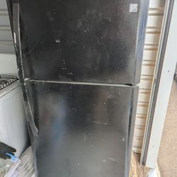 Good Working Condition Refrigerator
