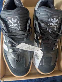 New Adidas Samba XLG Size 10