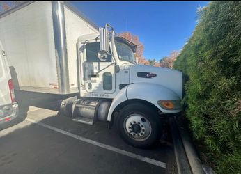 2015 Peterbilt P337, 22 foot box truck with heavy duty, custom lift gate