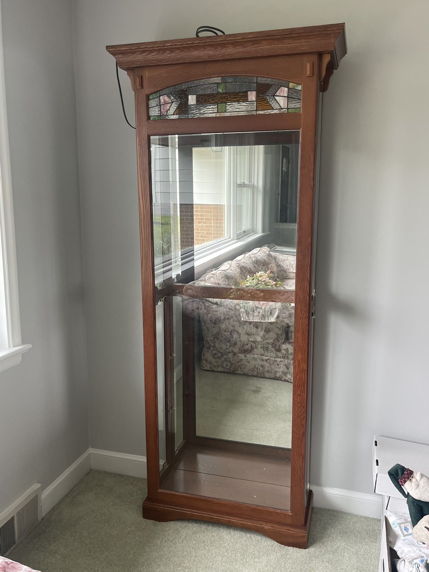 Solid Wood With Stained Glass And Glass Shelves With Light Up Curio Cabinet