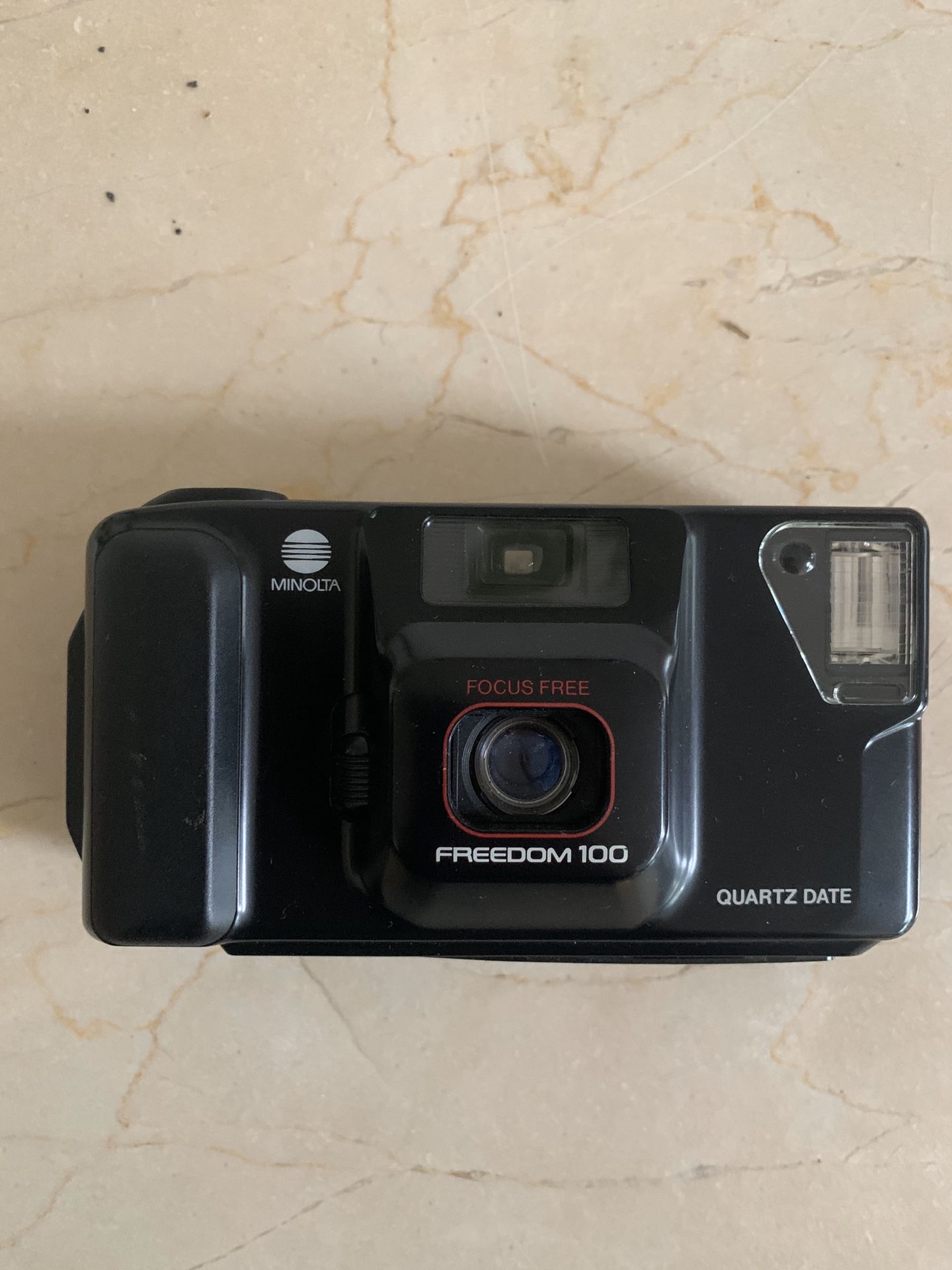 Minolta Freedom 100 Quartz Date Film Camera