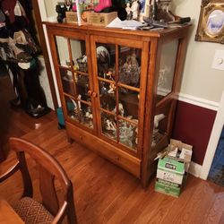 Nashville Cherry Table And Chairs,& Hutch