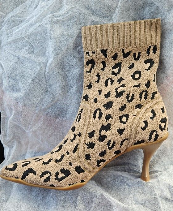 Leopard Stiletto Ankle Boots
Size 8.5. NEW IN BOX.