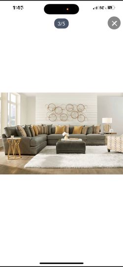 Rooms 2 Go Large U-shape sectional 3 Piece