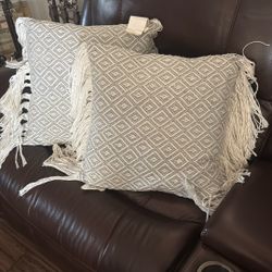 Decorative Pillows 