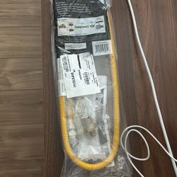 Smart Choice 4ft x 3/8 in OD Flexible Gas Line Connector, 1/2 x 1/2 in MIP Fitting Ends, Stainless Steel with Epoxy Coatinng 