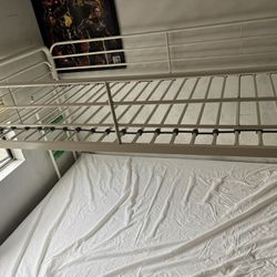 Twin /full Bunk bed 