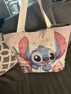 Tote bag with zipper closure