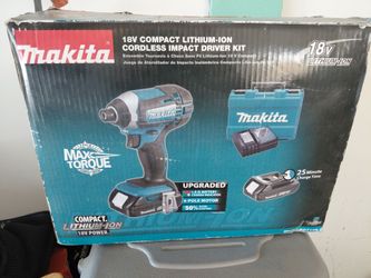 Makita XDT11R impact driver kit
