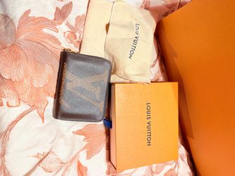 Louis Vuitton zippy coin purse