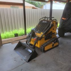Mini skid steer