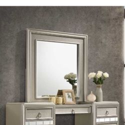 Silver Metallic 3pc Vanity** But has Tri-fold Mirror (see Pic)