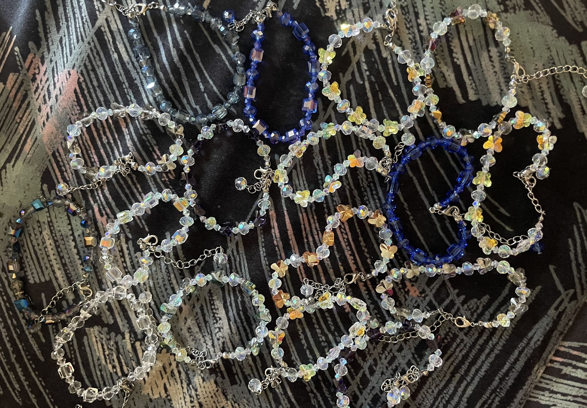 NEW - 18 Adjustable bracelets - SUPER CUTE - WHOLESALE