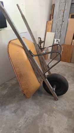Wheel barrel/ Carreta