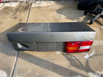 Lexus ES300 Trunk