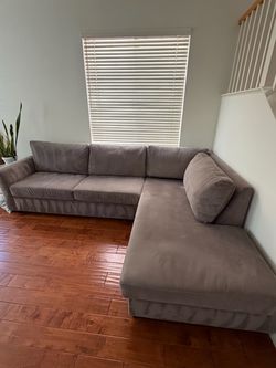 L-shaped couch - great condition