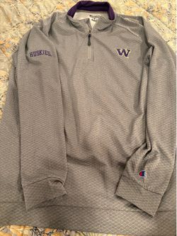 Men’s XL Embroidered Champion Lightweight Huskies Sweatshirt
