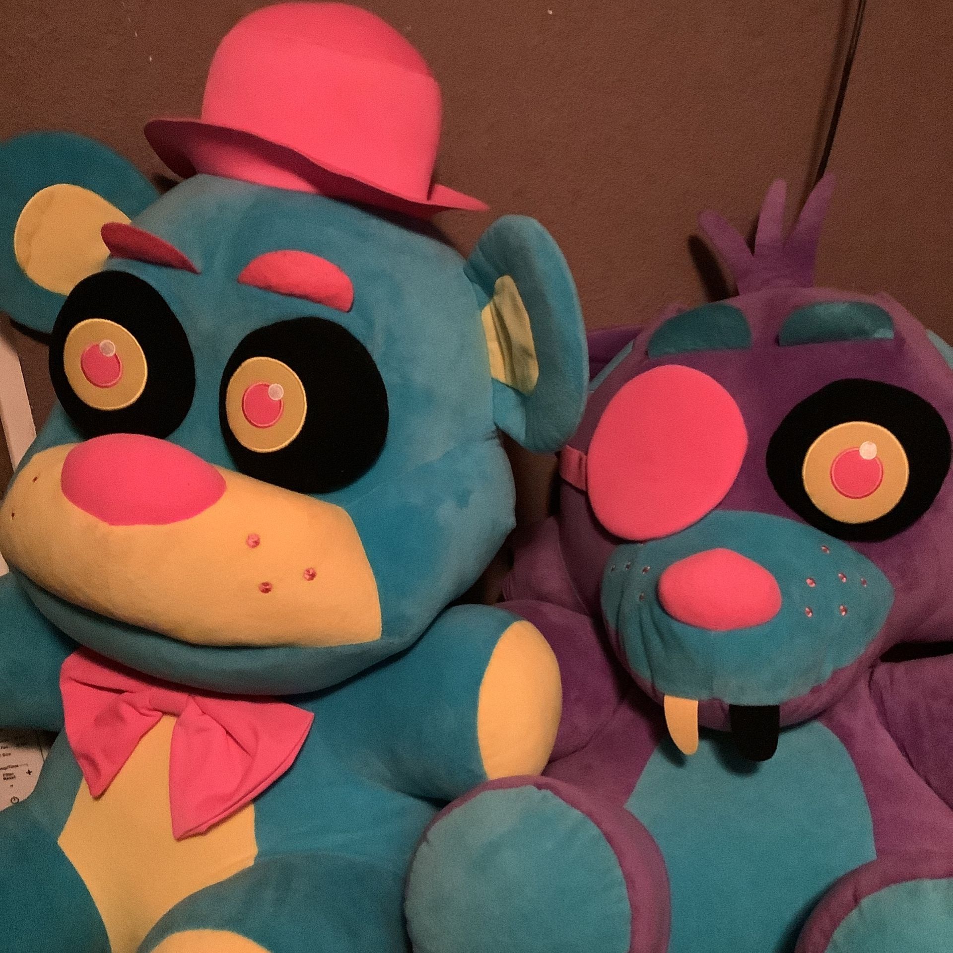 Jumbo Five Nights At Freddy’s Blacklight Plush Set Freddy And Foxy