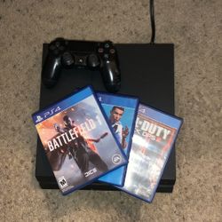 PS4 with controller 3 games, BF1,Bo3 ,FIFA19