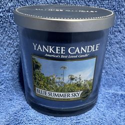 Yankee Candle “Blue Summer Sky” Candle