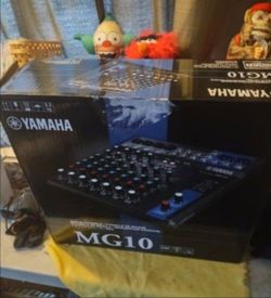 Professional studio yamaha mixer mg10 with original box and all paperwork
