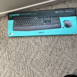 Logitech Keyboard 
