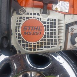 still chainsaw wood boss