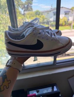 Nike Court Legacy