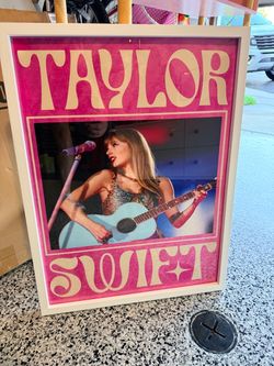Taylor Swift poster with frame