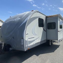 2011 Travel Trailer 22 Foot With Slide Out
