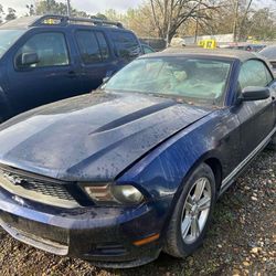 Great deal 2012 ford Mustang