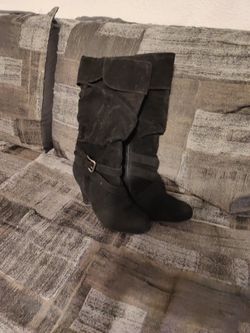 Women's Boots Size 8